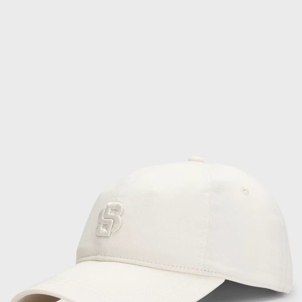 
                      
                        Casquette Boss de couleur Blanc
                      
                    