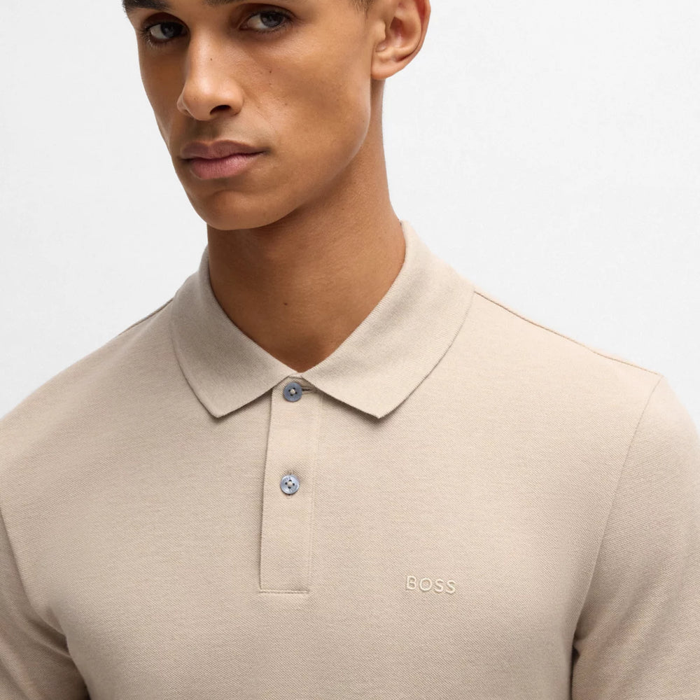 
                      
                        Polo Boss de couleur Beige
                      
                    