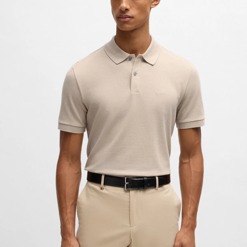 
                      
                        Polo Boss de couleur Beige
                      
                    