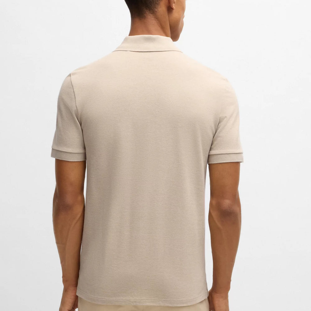 
                      
                        Polo Boss de couleur Beige
                      
                    