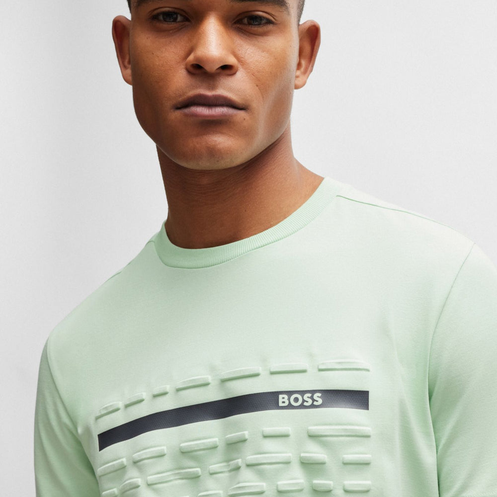 
                      
                        T-Shirt Hugo Boss de couleur Vert
                      
                    