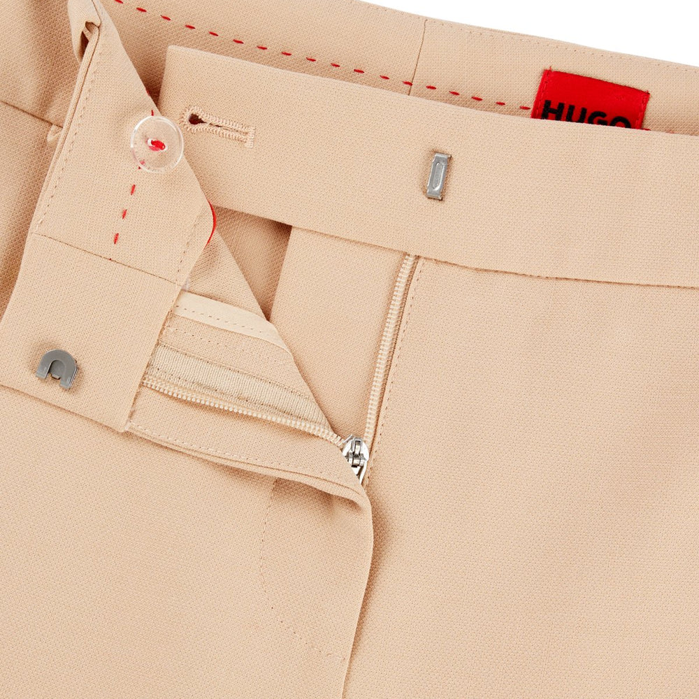 
                      
                        Pantalon Hugo Boss de couleur Beige
                      
                    