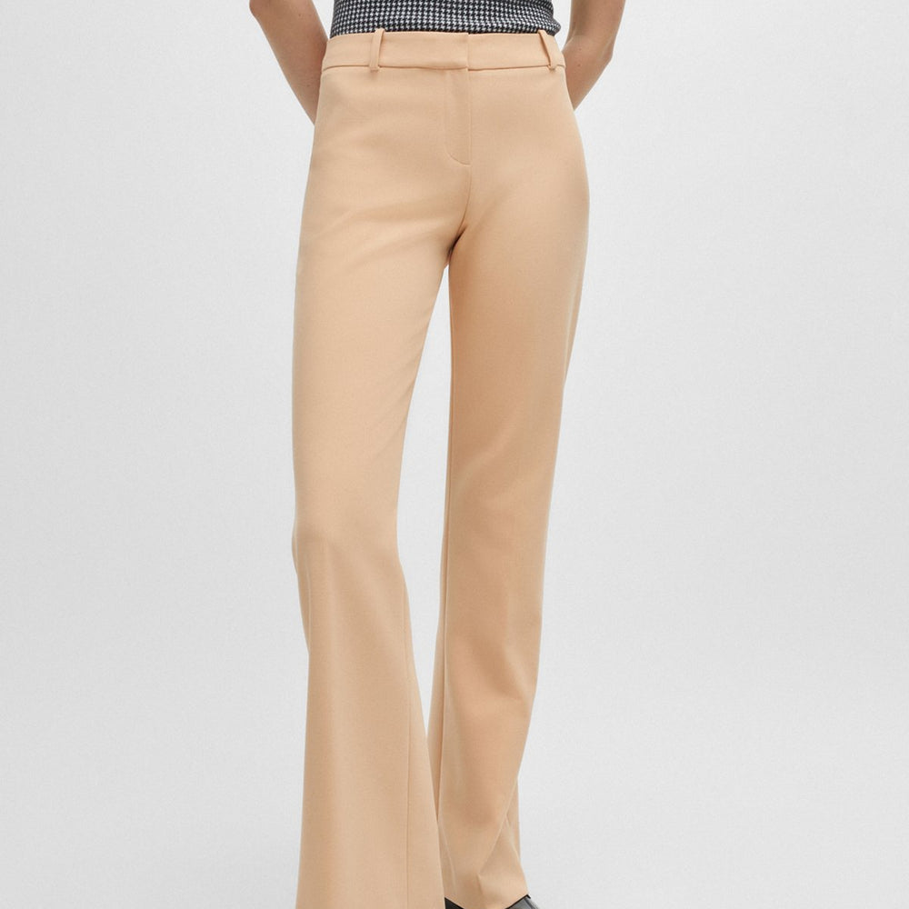 
                      
                        Pantalon Hugo Boss de couleur Beige
                      
                    