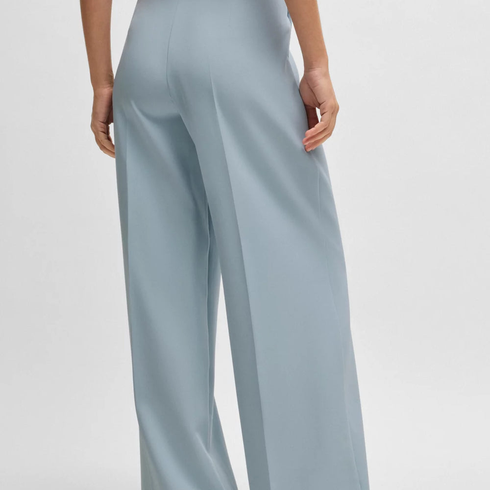 
                      
                        Pantalon Boss de couleur Bleu
                      
                    