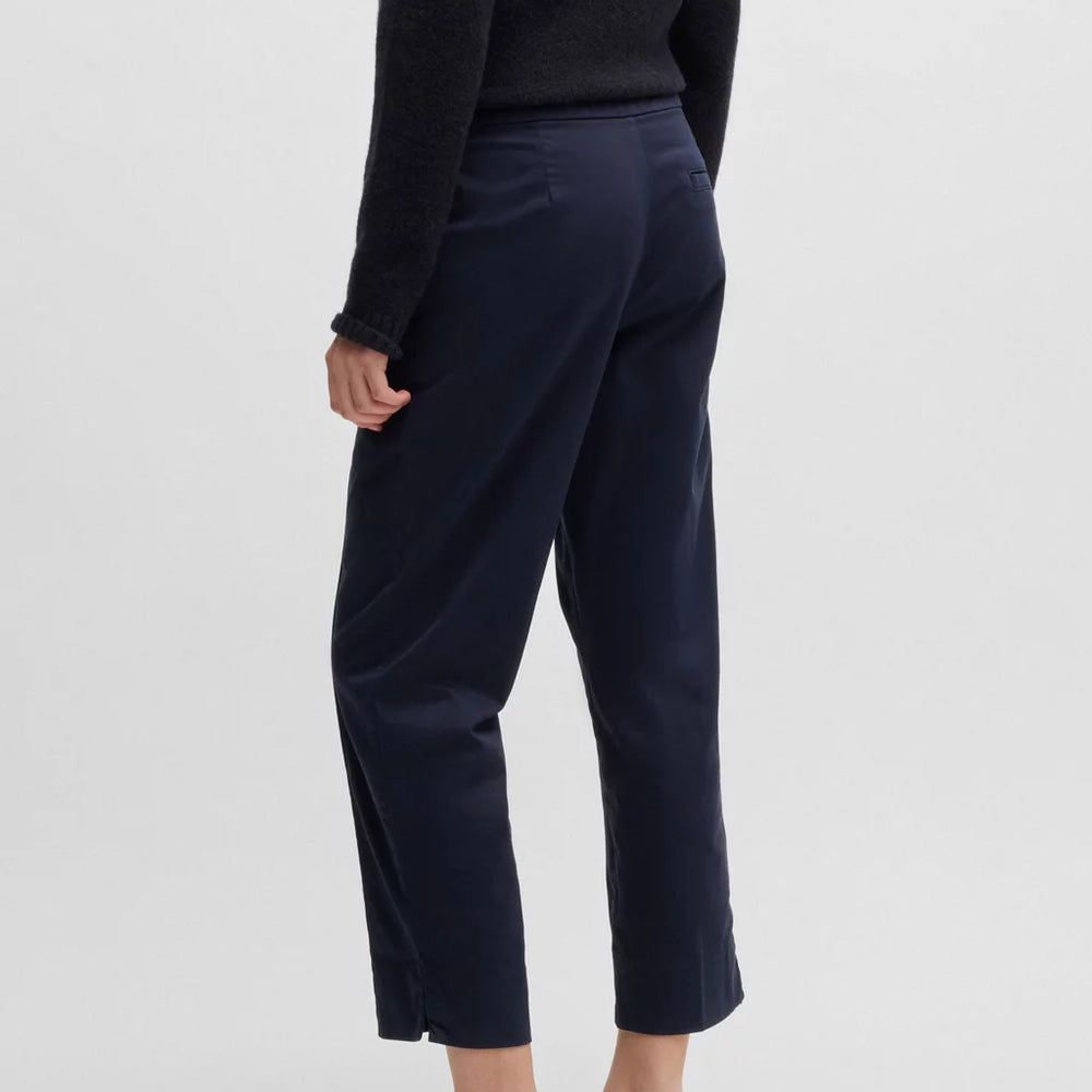 
                      
                        Pantalon Boss de couleur Marine
                      
                    