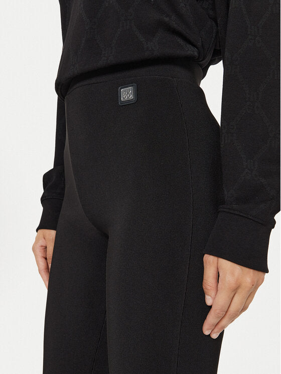 
                      
                        Pantalon Hugo Boss de couleur Noir
                      
                    