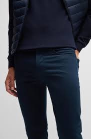 
                      
                        Pantalon Boss de couleur Marine
                      
                    