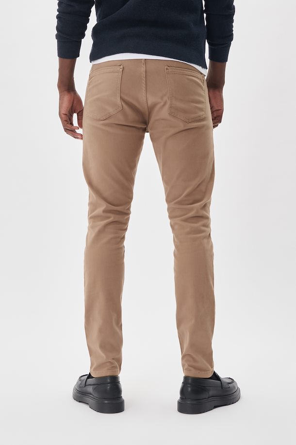 
                      
                        Pantalon Matinique de couleur Kaki
                      
                    