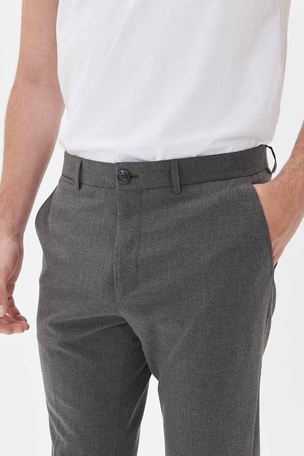 
                      
                        Pantalon Matinique de couleur Gris
                      
                    