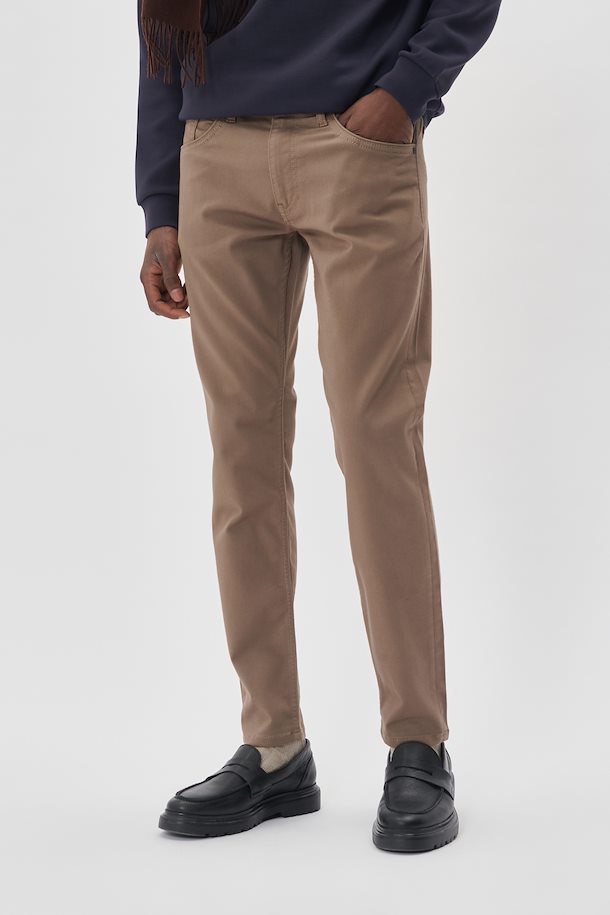 
                      
                        Pantalon Matinique de couleur Beige
                      
                    