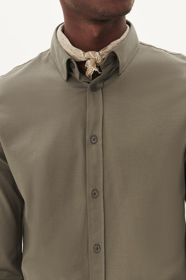 
                      
                        Chemise À Manches Longues Matinique de couleur Taupe
                      
                    