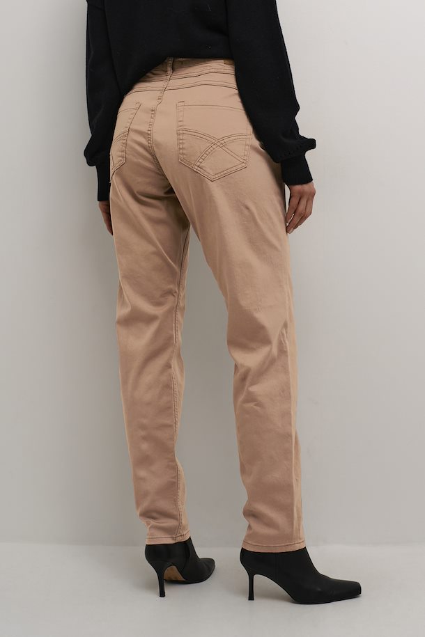 
                      
                        Pantalon Cream de couleur Portabella
                      
                    