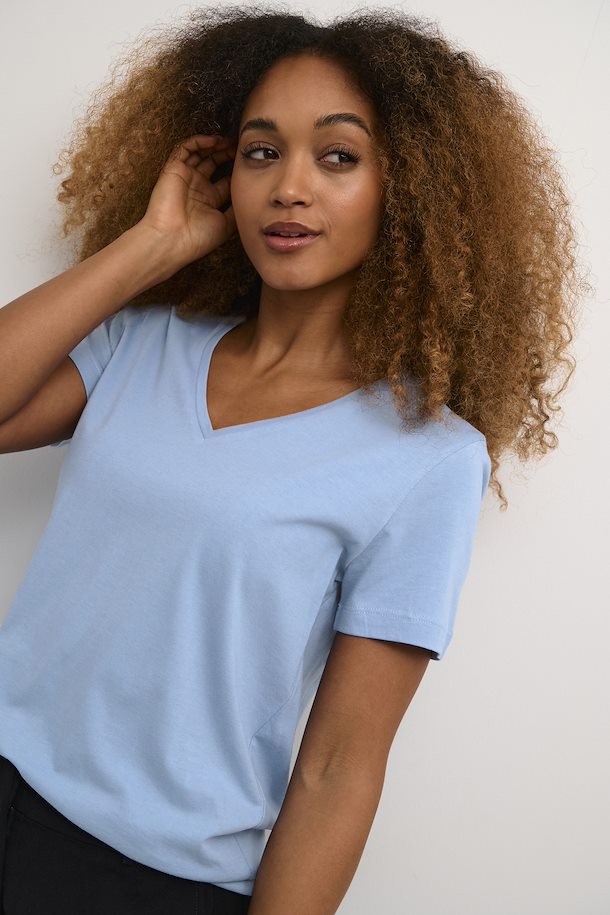 
                      
                        T-Shirt Cream de couleur Bleu
                      
                    