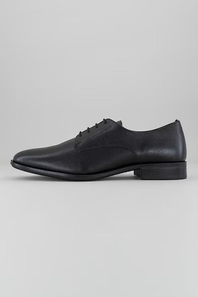 
                      
                        Soulier Hugo Boss de couleur Noir
                      
                    