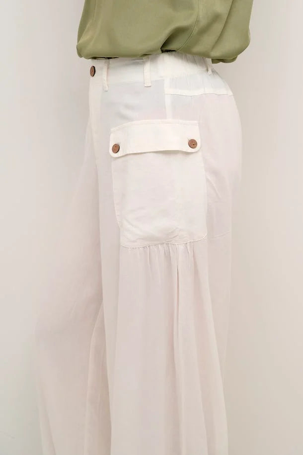 
                      
                        Venta Cream pants in Snow White color
                      
                    