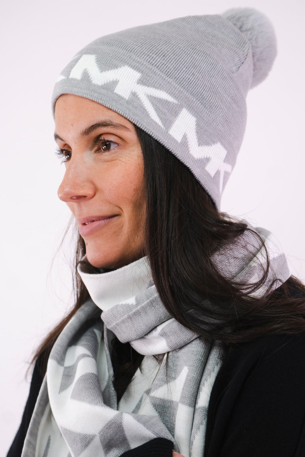 Tuque Michael Kors de couleur Gris