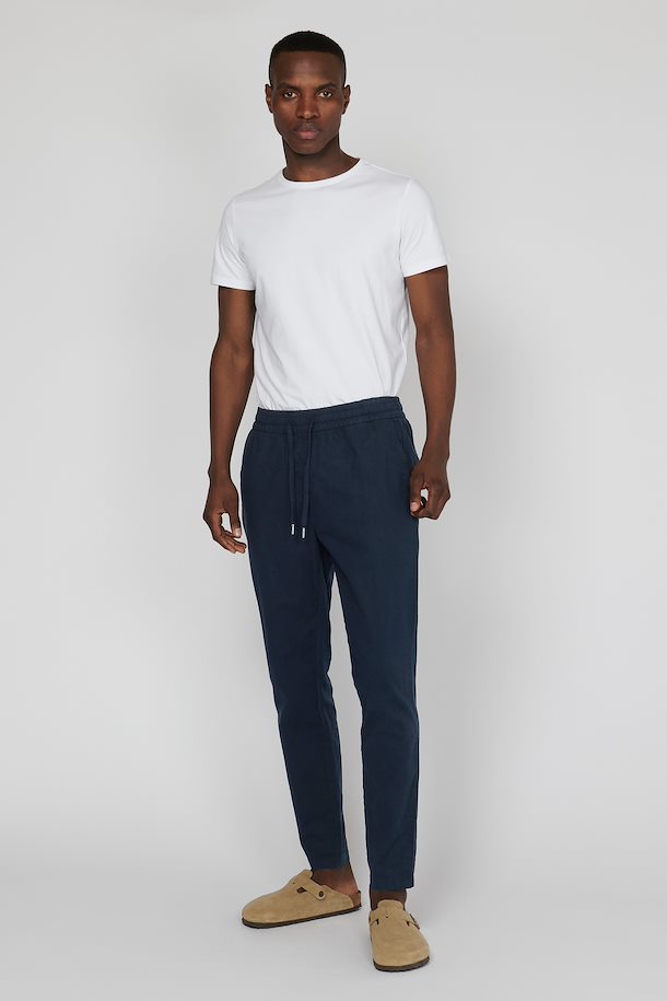 Matinique Pants in Navy color